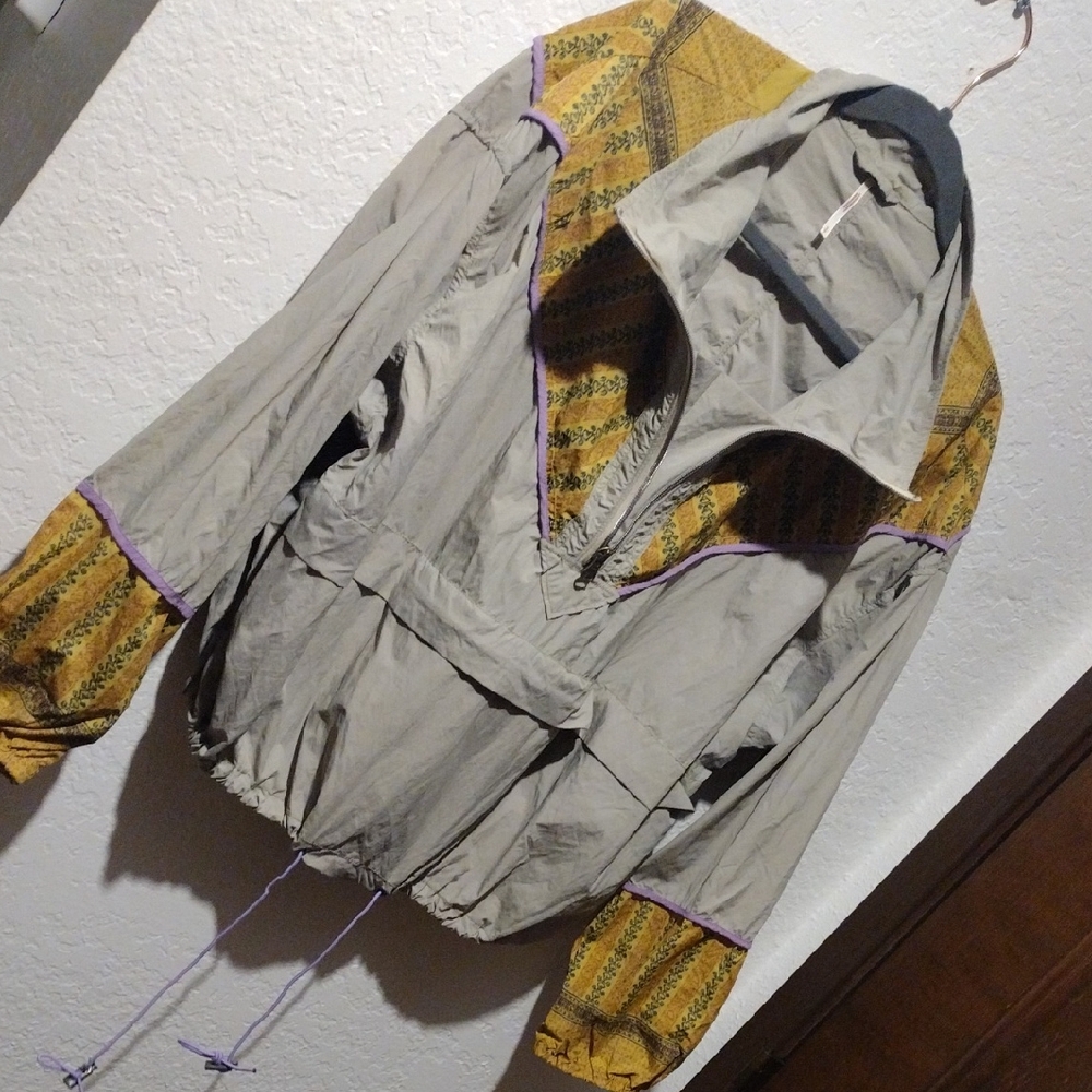Super Lightweight Gray and Yellow Windbreaker